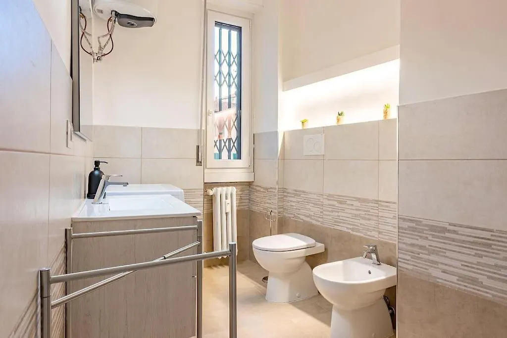 Guest Planet - Cozy Housing Porta Romana M3 Milan 0*,  Italy